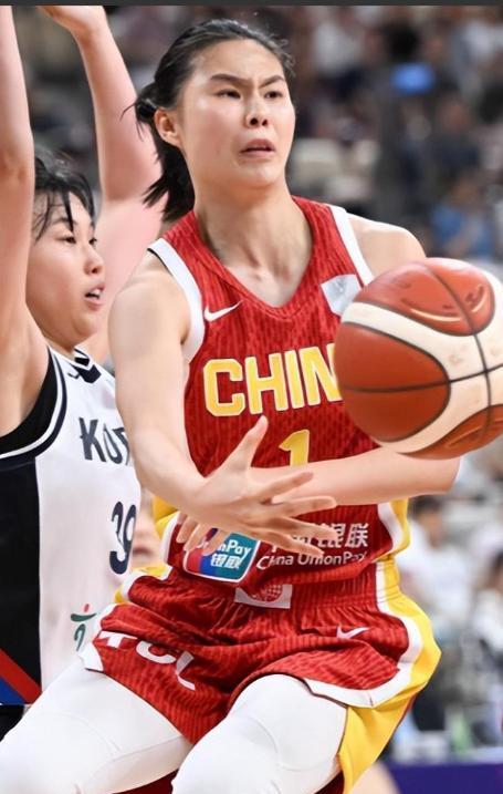 世预赛官方app下载-出线了!中国女篮84-74,数据一目了然,不是韩旭,最大功臣是她