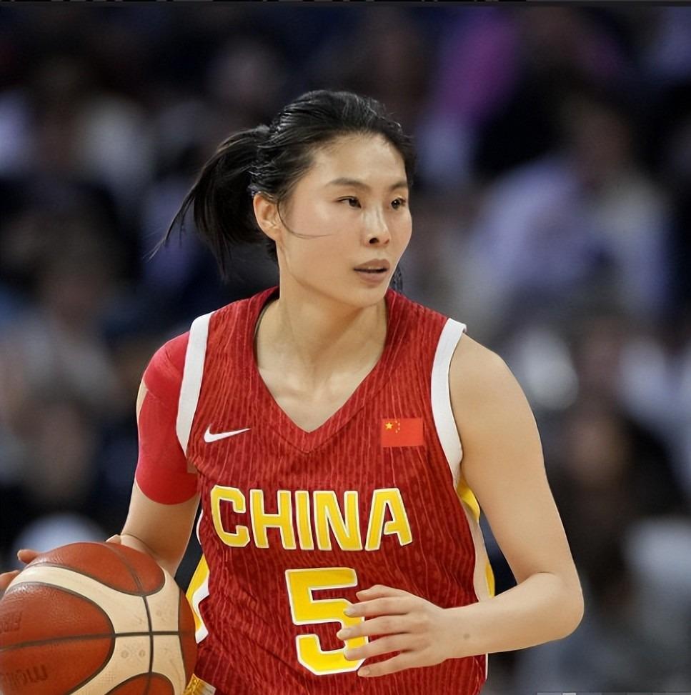 世预赛官方app下载-出线了!中国女篮84-74,数据一目了然,不是韩旭,最大功臣是她