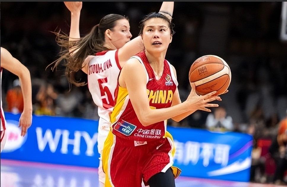 世预赛官方app下载-出线了!中国女篮84-74,数据一目了然,不是韩旭,最大功臣是她
